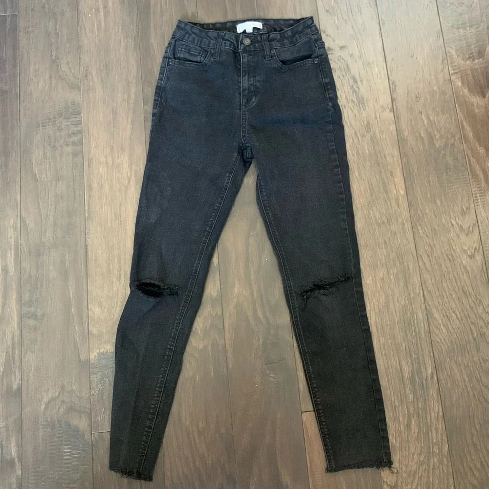 Harper Heritage Women’s Black Ripped Skinny Jeans - Picture 2 of 5